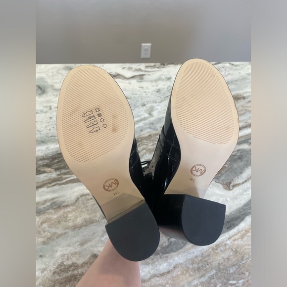 NWOT MICHAEL KORS ROSARIO PATENT LEATHER BLACK LACE-UP SIDE ZIP BOOT - Picture 3 of 10